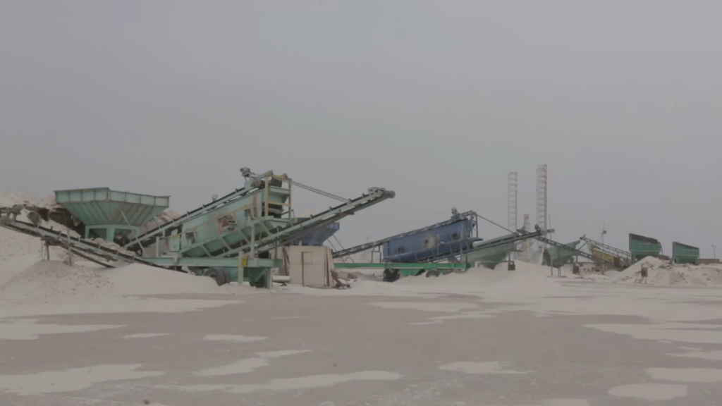 We provide the necessary raw materials for a number of industries such as glass, ceramics, paints, silicates and cement.
